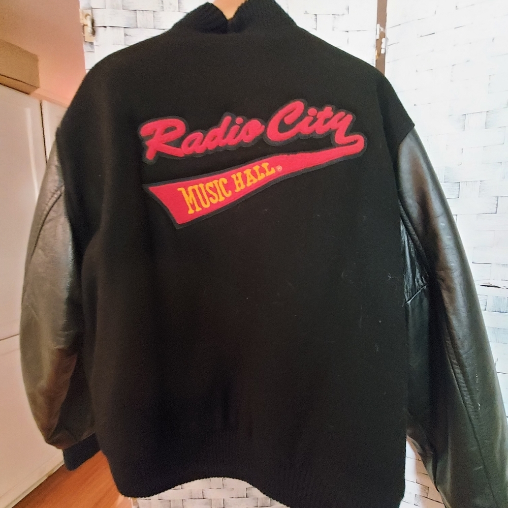 Jacket - Picture 3 of 4
